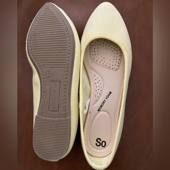 Yellow Flats - Picture 2 of 4